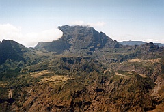 2002 - La Réunion B33 (Cirque de Mafate - Vu depuis le Maïdo)